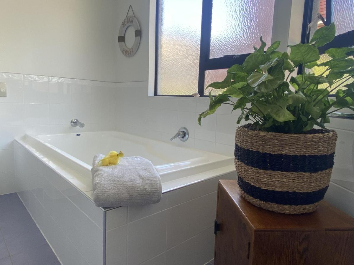 Appartement Superb beachside location, private&tranquil à Mount Maunganui Extérieur photo